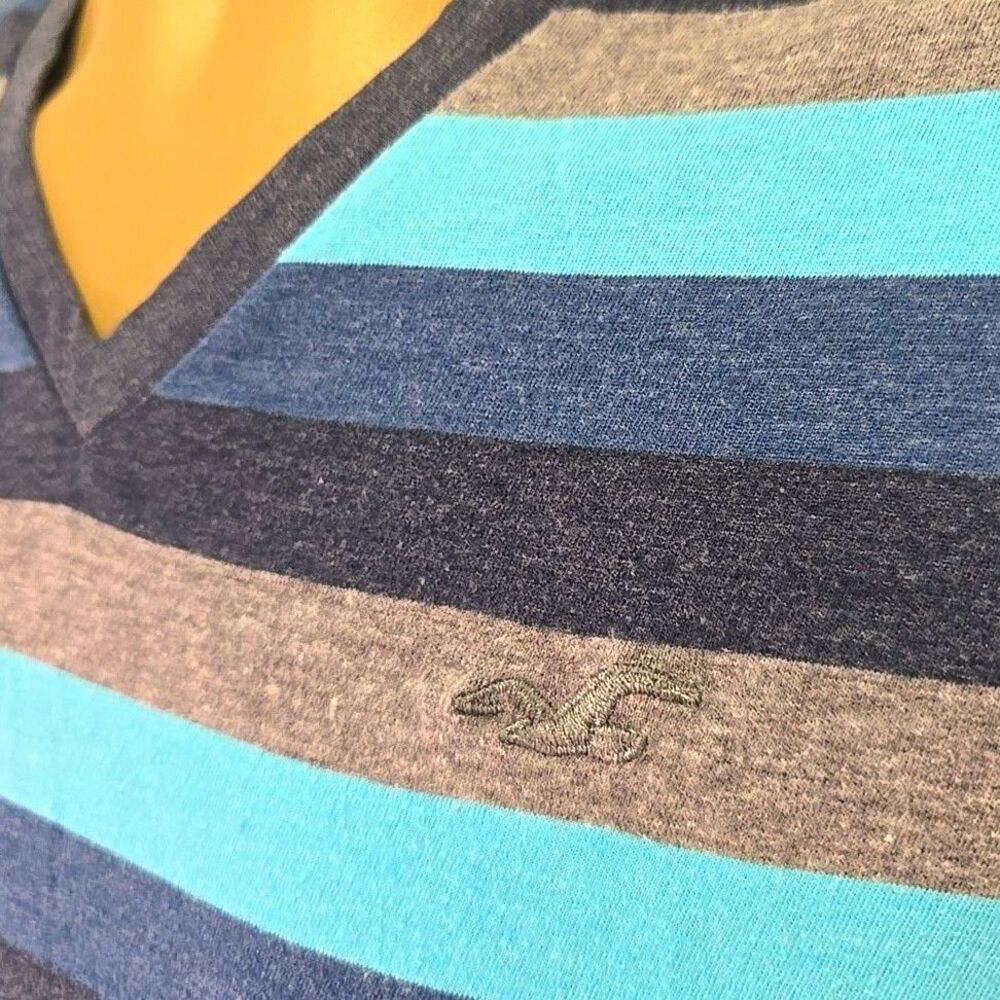 Vintage Hollister Blue Gray Stripe V Neck Shirt Mens Small Embroidered Pullover